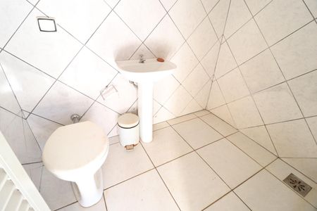 Casa para alugar com 340m², 5 quartos e 5 vagasBanheiro de serviço