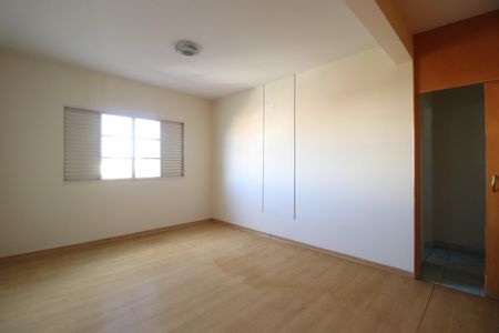 Casa para alugar com 340m², 5 quartos e 5 vagasSuíte 4