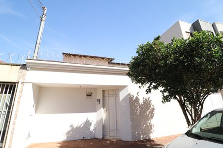Casa para alugar com 340m², 5 quartos e 5 vagasFachada