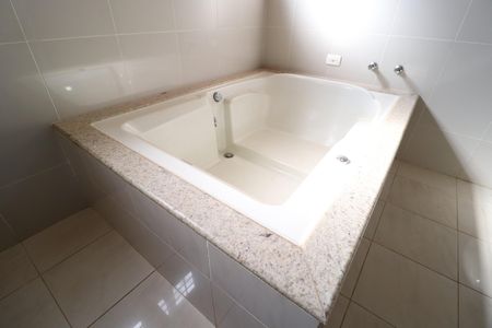 Casa para alugar com 340m², 5 quartos e 5 vagasBanheiro da Suíte 2