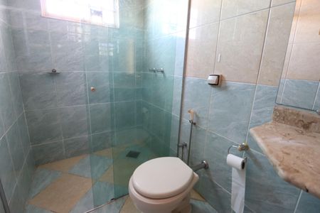 Casa para alugar com 340m², 5 quartos e 5 vagasBanheiro da Suíte 4