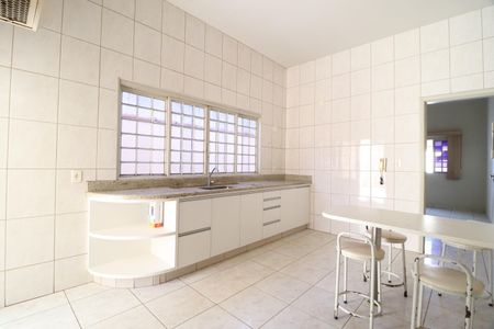 Casa para alugar com 340m², 5 quartos e 5 vagasCozinha
