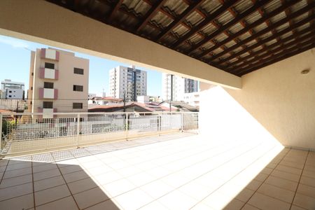 Casa para alugar com 340m², 5 quartos e 5 vagasVaranda