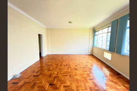 Apartamento à venda com 128m², 3 quartos e 1 vaga