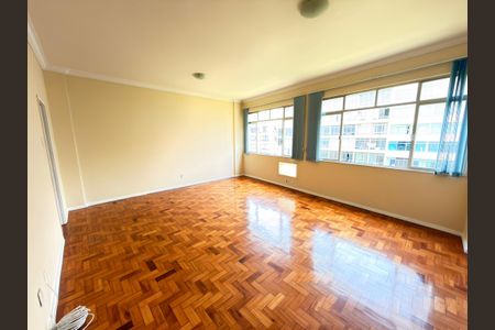 Apartamento à venda com 128m², 3 quartos e 1 vaga
