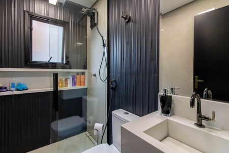 Casa à venda com 150m², 4 quartos e 4 vagasBanheiro