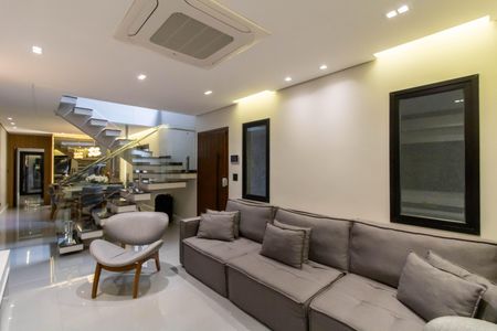 Casa à venda com 150m², 4 quartos e 4 vagasSala