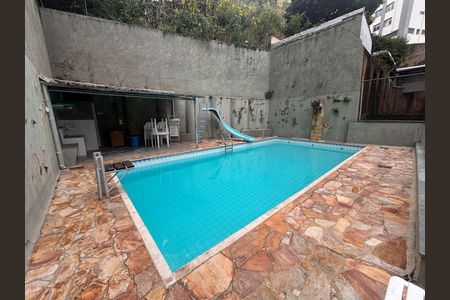 Casa à venda com 600m², 5 quartos e 10 vagasPiscina
