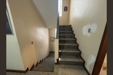 Casa à venda com 600m², 5 quartos e 10 vagasescada interna