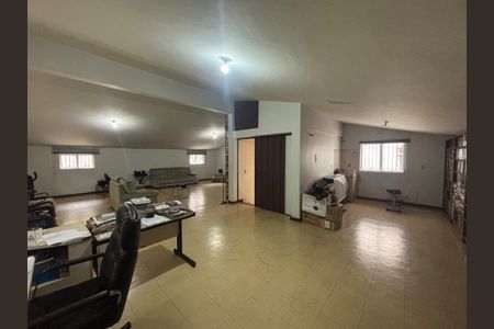 Casa à venda com 600m², 5 quartos e 10 vagasSalão ou Sótão