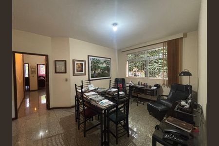 Casa à venda com 600m², 5 quartos e 10 vagasSala de reunião