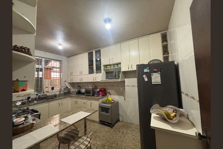 Casa à venda com 600m², 5 quartos e 10 vagasCozinha