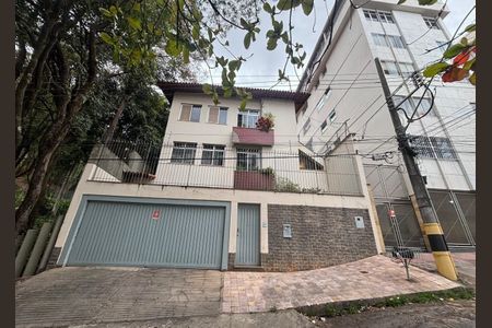 Casa à venda com 600m², 5 quartos e 10 vagasFachada da casa