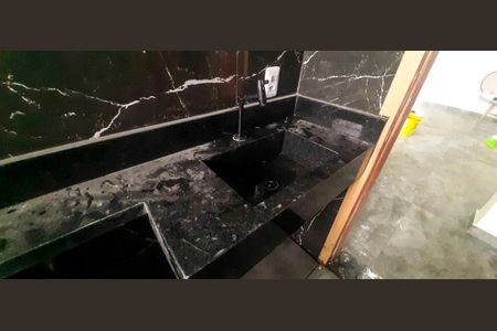 Casa para alugar com 90m², 2 quartos e sem vaga Casa para alugar com 90m², 2 quartos e sem vagaBanheiro Social