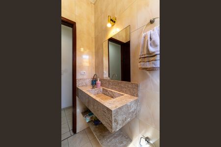 Casa à venda com 300m², 3 quartos e 4 vagasLavabo