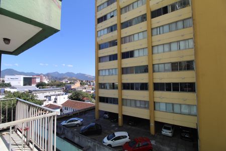 Quarto 1 - Vista de apartamento à venda com 2 quartos, 74m² em Taquara, Rio de Janeiro