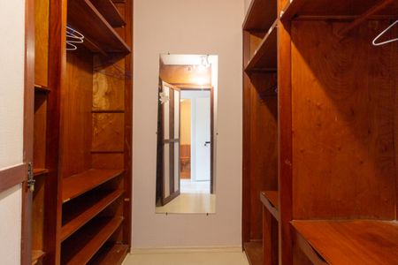 Apartamento para alugar com 130m², 3 quartos e 2 vagasCloset da suíte