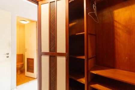 Apartamento para alugar com 130m², 3 quartos e 2 vagasCloset da suíte