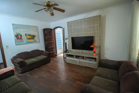 Casa para alugar com 144m², 4 quartos e 2 vagas