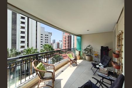 Apartamento para alugar com 171m², 4 quartos e 4 vagasVaranda