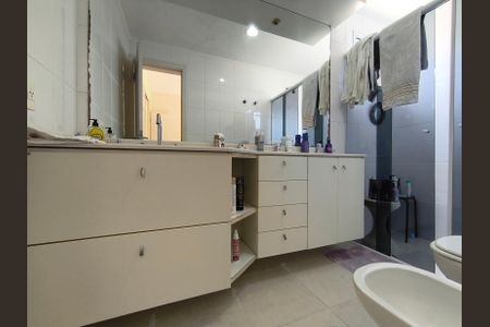 Apartamento para alugar com 171m², 4 quartos e 4 vagasBanheiro da Suíte 1