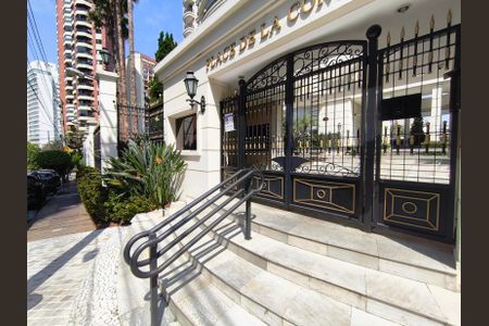 Apartamento para alugar com 171m², 4 quartos e 4 vagasFachada + Plaquinha