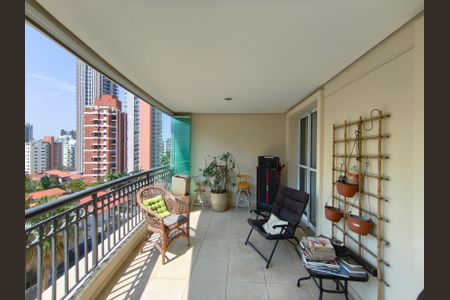 Apartamento para alugar com 171m², 4 quartos e 4 vagasVaranda