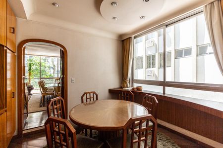 Apartamento à venda com 222m², 3 quartos e 1 vagaCopa