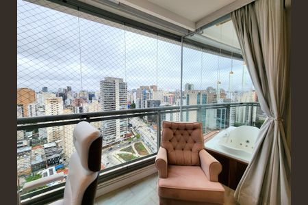 Apartamento à venda com 134m², 2 quartos e 2 vagasSuíte 2 Sacada