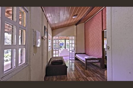 Sala  de casa de condomínio para alugar com 3 quartos, 1000m² em Retiro do Chale, Brumadinho