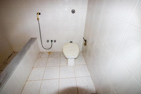 Casa de condomínio para alugar com 333m², 5 quartos e 2 vagasBanheiro da Suíte 