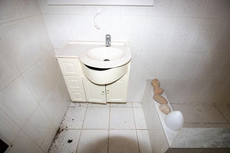 Casa de condomínio para alugar com 333m², 5 quartos e 2 vagasBanheiro da Suíte 