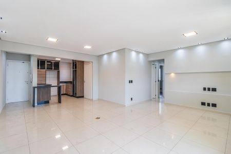Sala de apartamento à venda com 3 quartos, 105m² em Jardim Tupanci, Barueri
