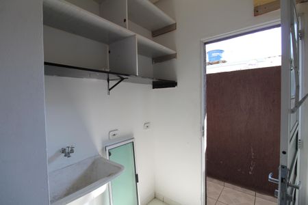 Casa para alugar com 60m², 2 quartos e sem vagaÁrea de Serviço