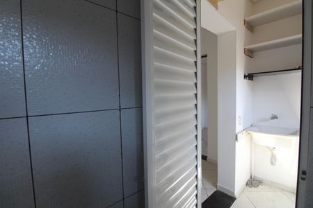 Casa para alugar com 60m², 2 quartos e sem vagaBanheiro