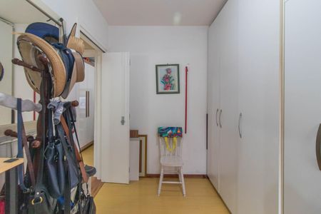 Quarto 1 de apartamento para alugar com 2 quartos, 55m² em Menino Deus, Porto Alegre