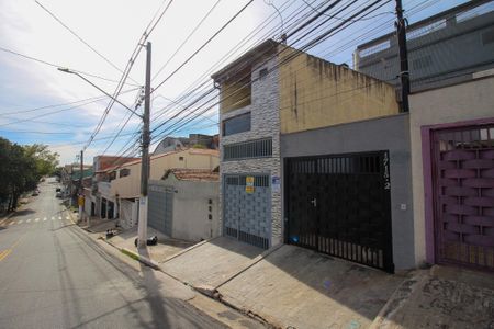 Casa à venda com 95m², 2 quartos e 2 vagas Casa à venda com 95m², 2 quartos e 2 vagasFachada