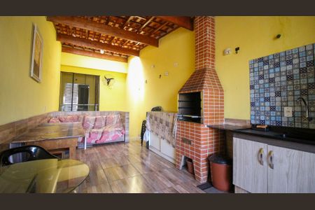 Casa à venda com 95m², 2 quartos e 2 vagas Casa à venda com 95m², 2 quartos e 2 vagasChurrasqueira