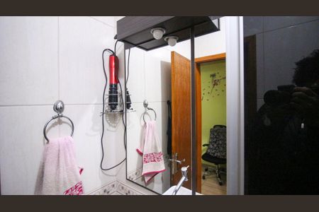 Casa à venda com 95m², 2 quartos e 2 vagas Casa à venda com 95m², 2 quartos e 2 vagasBanheiro da Suíte 2