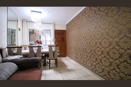 Casa à venda com 95m², 2 quartos e 2 vagas Casa à venda com 95m², 2 quartos e 2 vagasSala