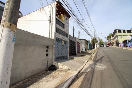 Casa à venda com 95m², 2 quartos e 2 vagas Casa à venda com 95m², 2 quartos e 2 vagasFachada