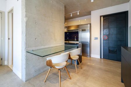 Sala de apartamento para alugar com 1 quarto, 74m² em Santo Amaro, São Paulo