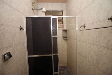 Casa à venda com 400m², 2 quartos e 2 vagasBanheiro da Suíte 2