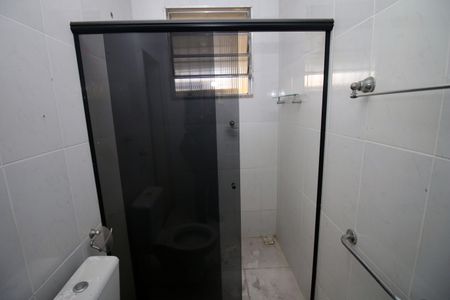 Casa à venda com 400m², 2 quartos e 2 vagasBanheiro da Suíte 1