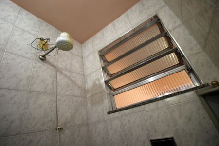 Casa à venda com 400m², 2 quartos e 2 vagasBanheiro da Suíte 2