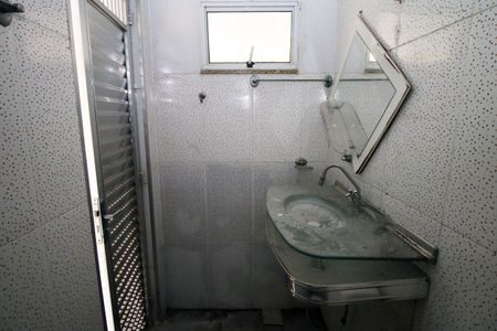 Casa à venda com 400m², 2 quartos e 2 vagasBanheiro de serviço