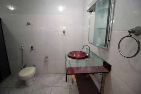 Casa à venda com 400m², 2 quartos e 2 vagasBanheiro Social