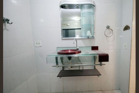 Casa à venda com 400m², 2 quartos e 2 vagasBanheiro Social