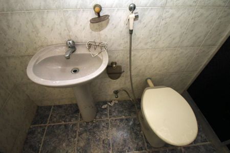 Casa à venda com 400m², 2 quartos e 2 vagasBanheiro da Suíte 2