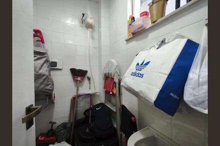 Apartamento à venda com 65m², 2 quartos e 1 vagaBanheiro de Serviço